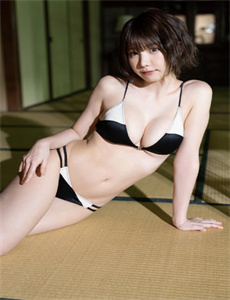 《mm131美女裸身图片-nylon stocking》