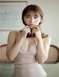 《丰满双乳秘书被老板狂揉捏-换伴5》
